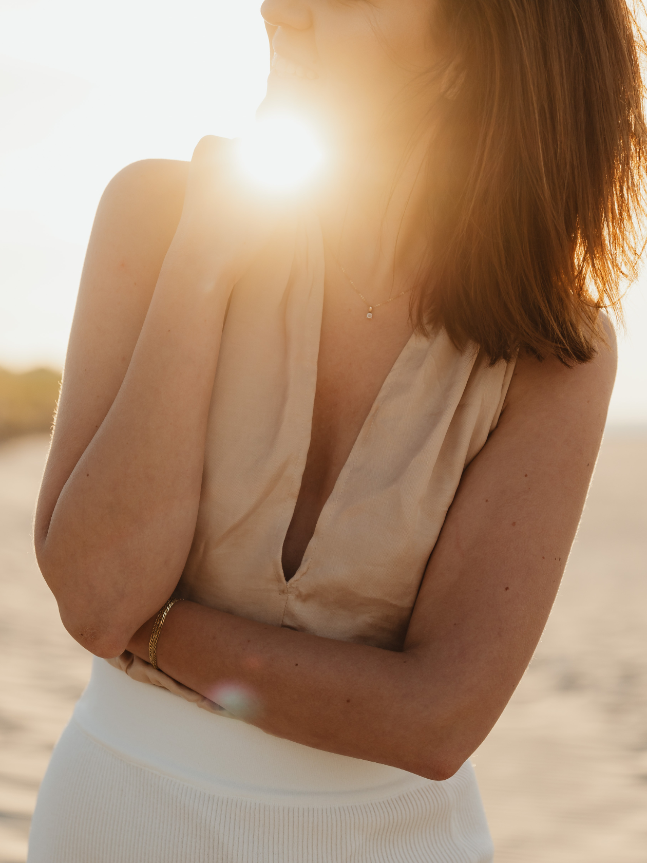 セッションで変化する力強い女性の姿(A strong woman experiencing transformation)