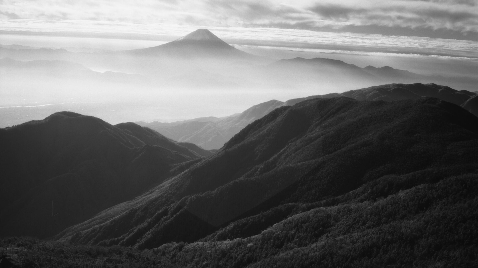 Black and white picture of Mt. Fuji and clouds