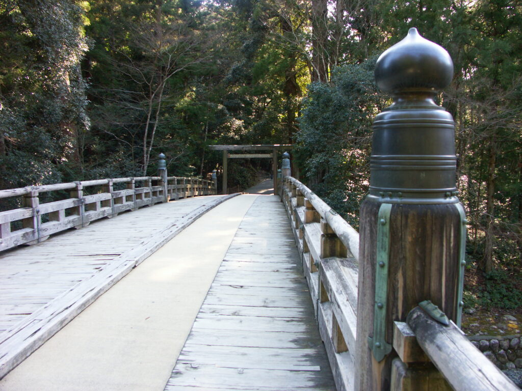 The beginning of a bridge at Ise Grand Shrine, with no people present, conveying quiet stillness.